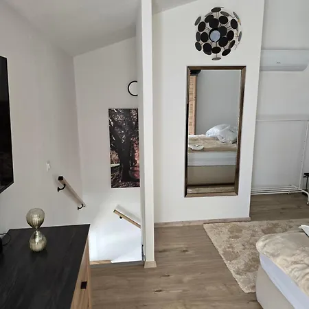 Panorama Apartment *