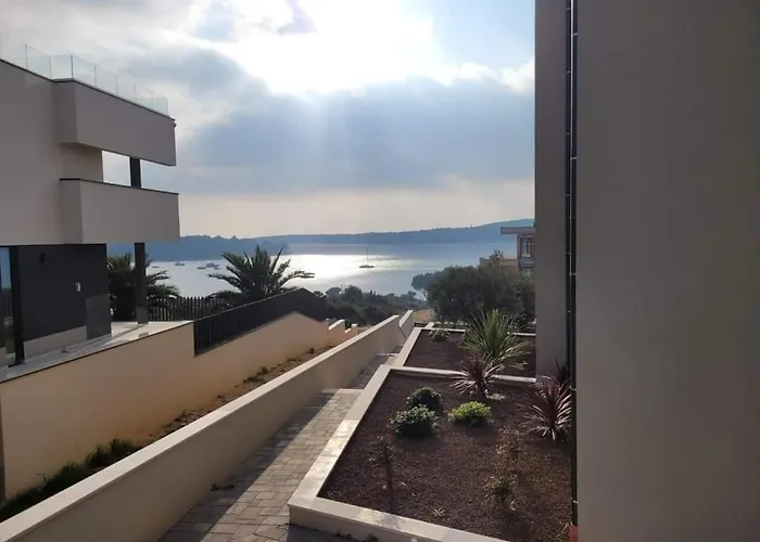 Panorama *